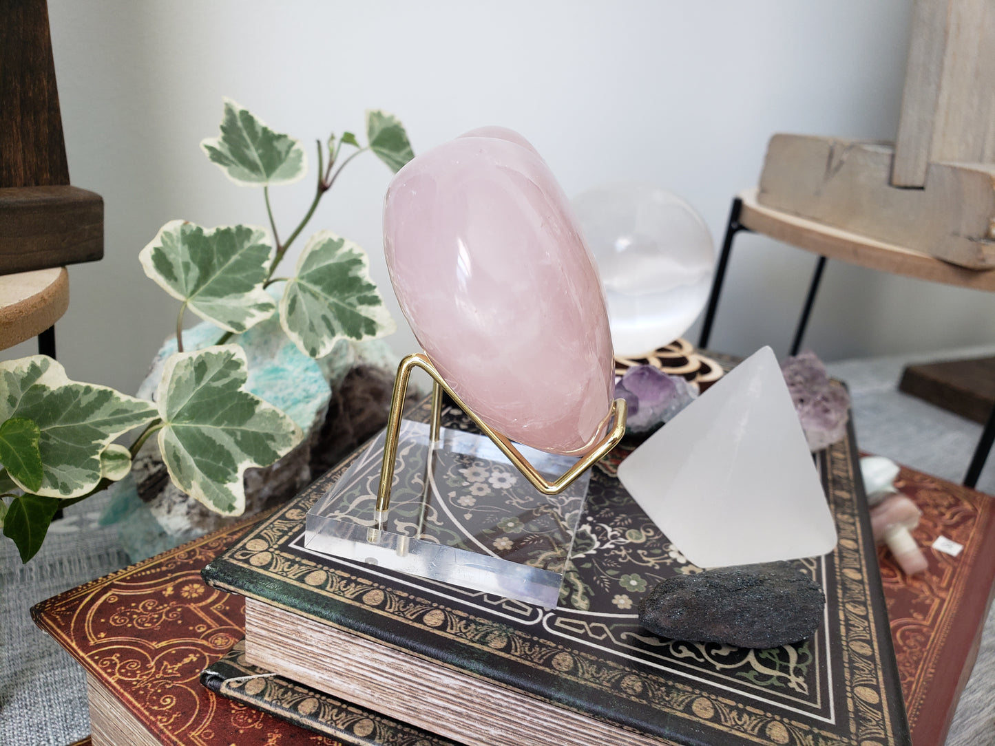 Rose Quartz Heart & Stand