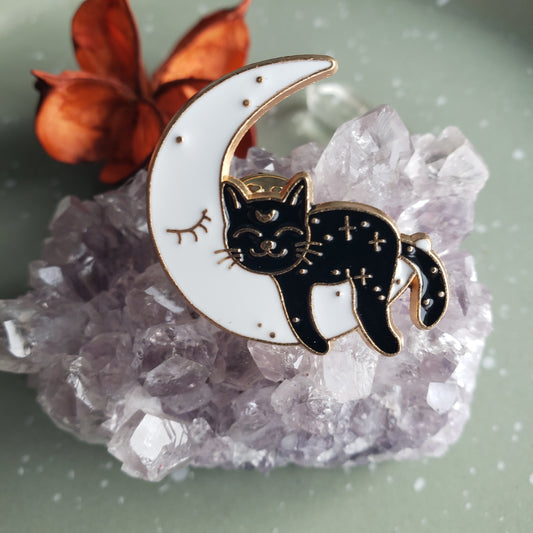 Sleepy Kitty Pin